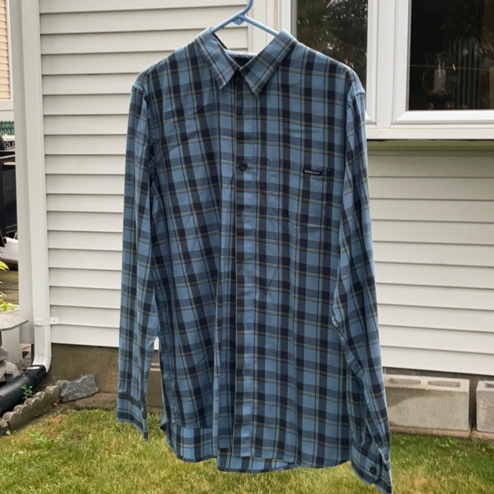 Oakley Men’s Button Down Size L